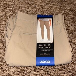 Banana Republic Men's Khaki Flat Front Pant